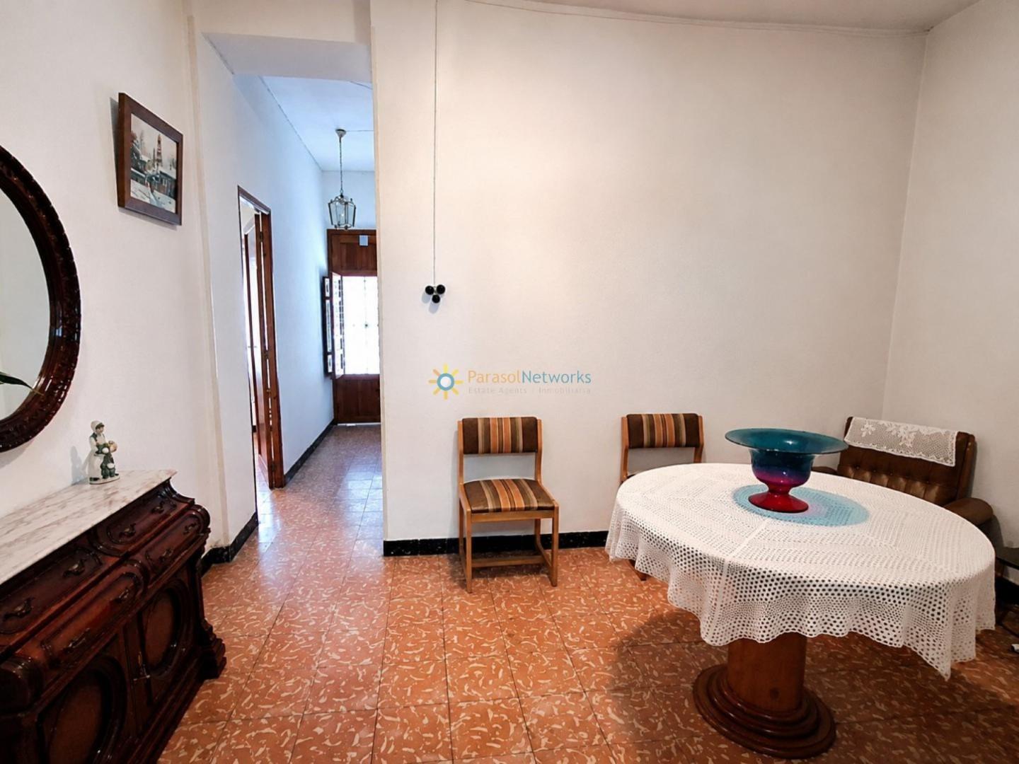 Semi-detached House for Sale in Montaverner