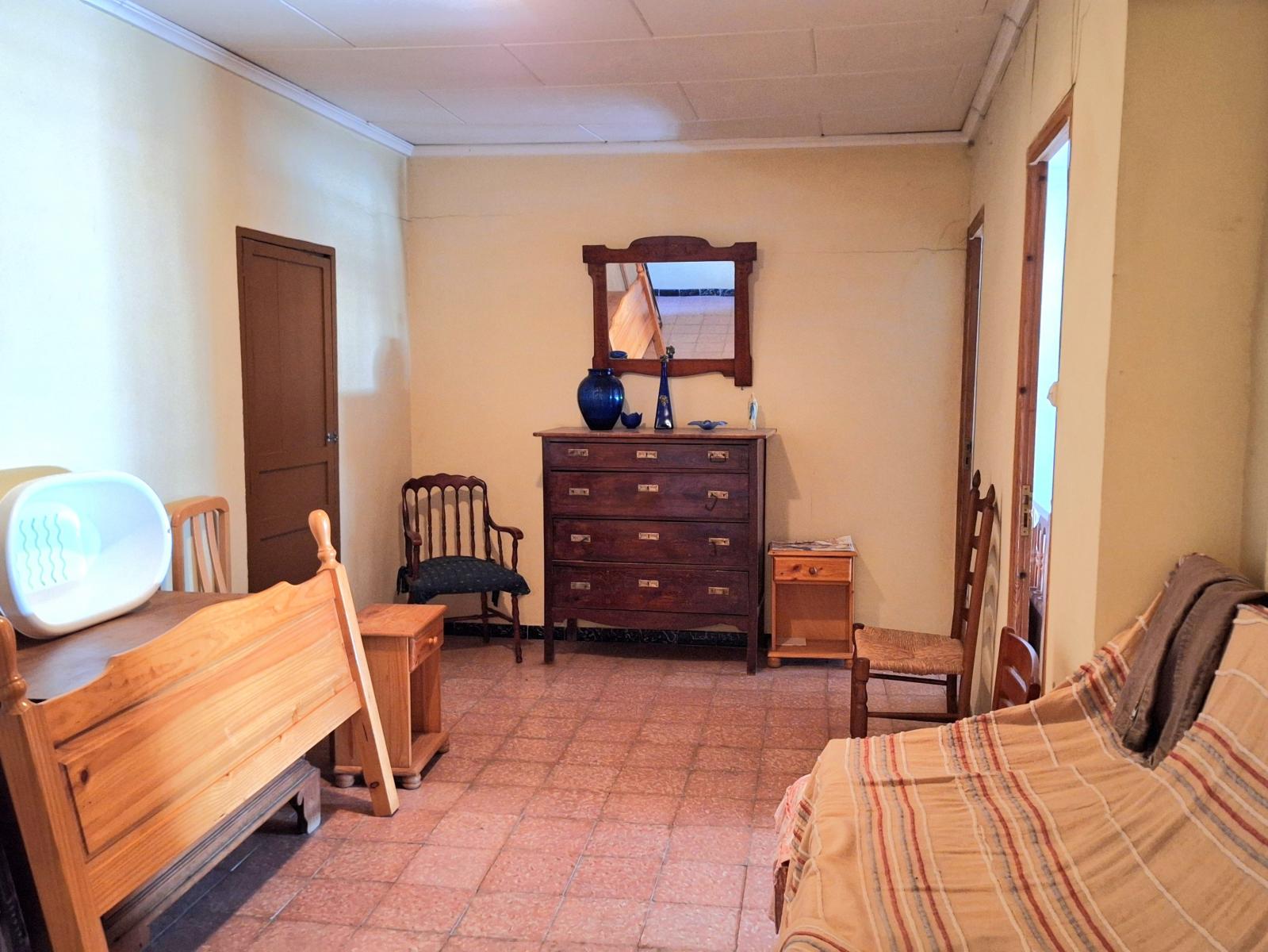 Semi-detached House for Sale in Montaverner