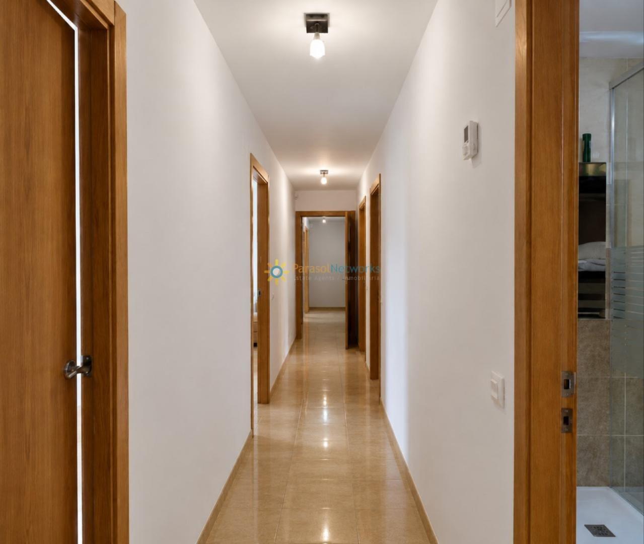 Villa for Sale in Ontinyent