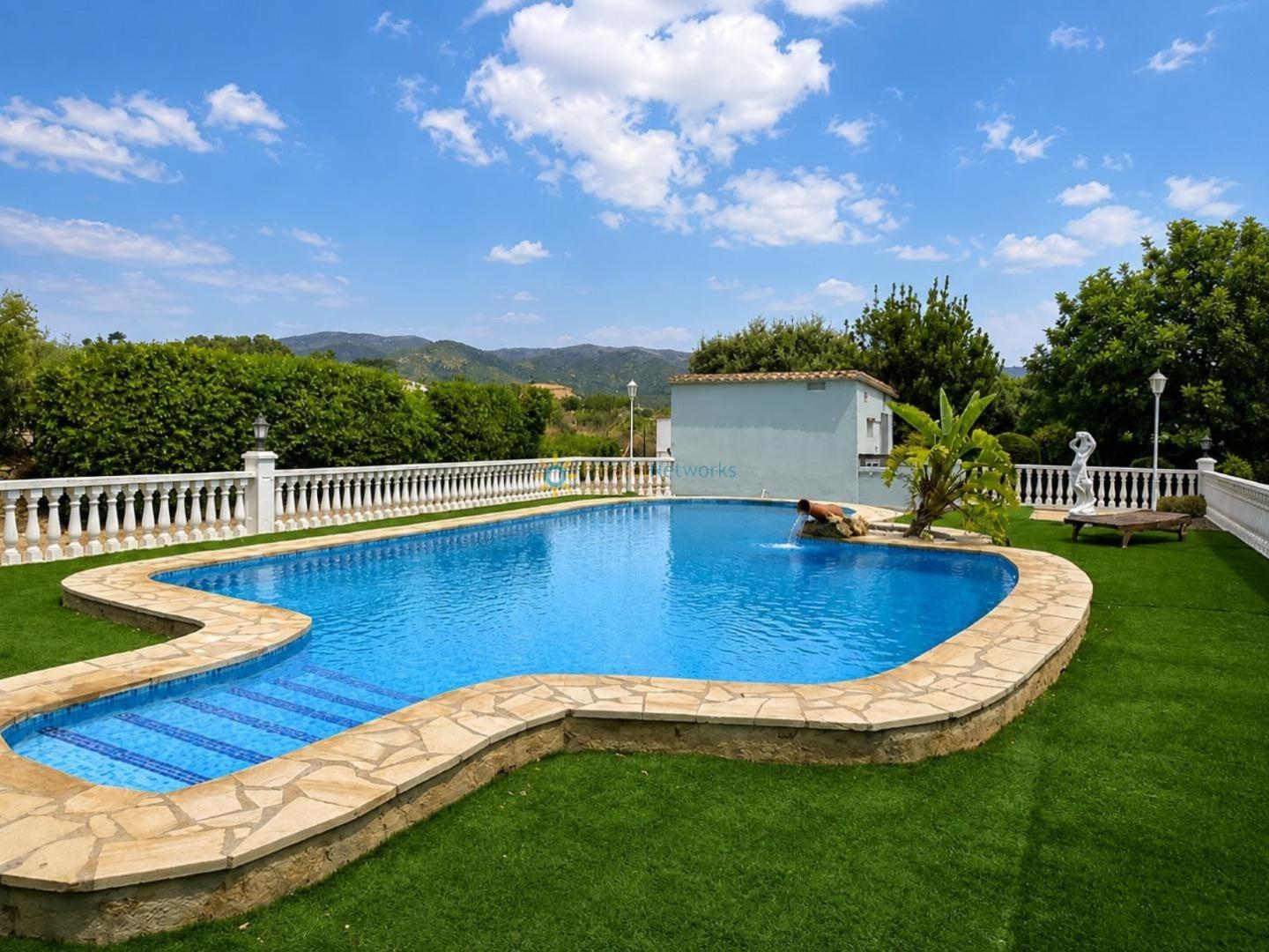 Villa for Sale in Ontinyent