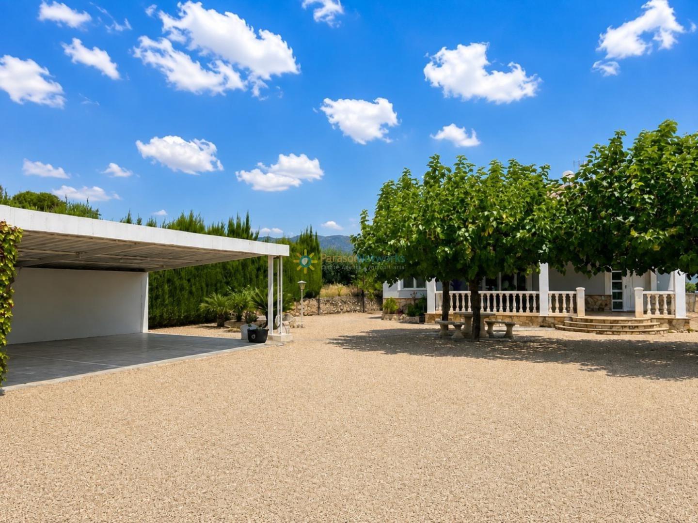 Villa for Sale in Ontinyent