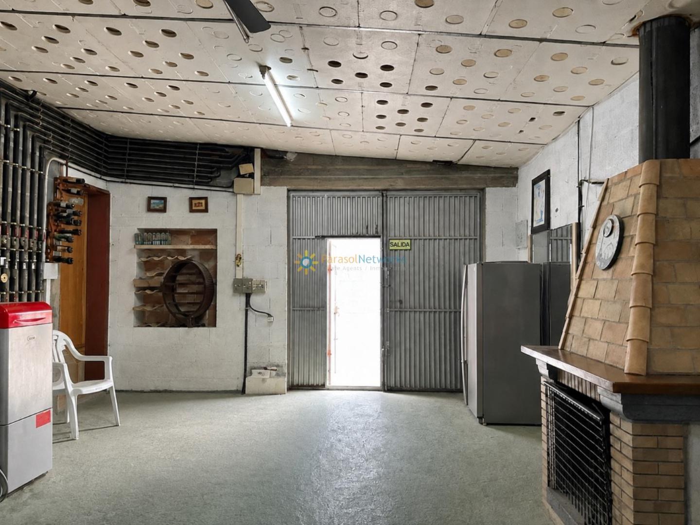 Villa for Sale in Ontinyent