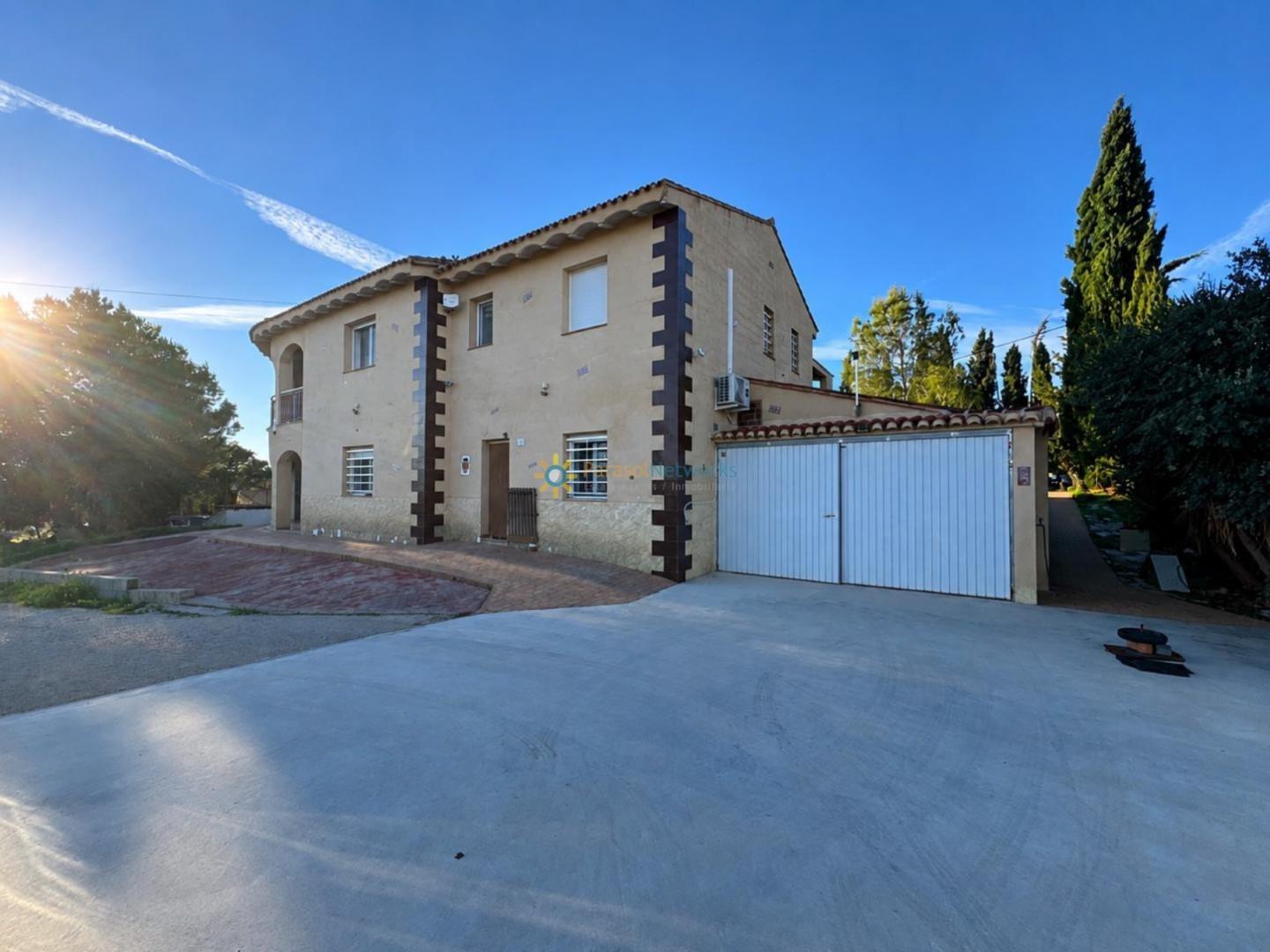 Villa for Sale in Benigánim