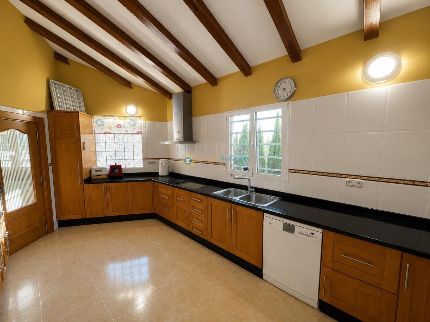 Villa for Sale in Benigánim