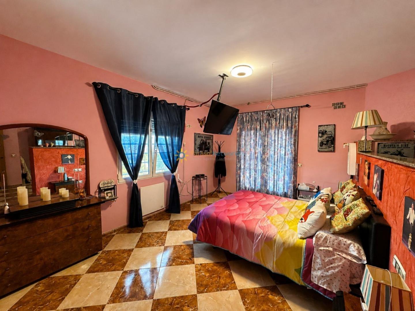 Villa for Sale in Benigánim