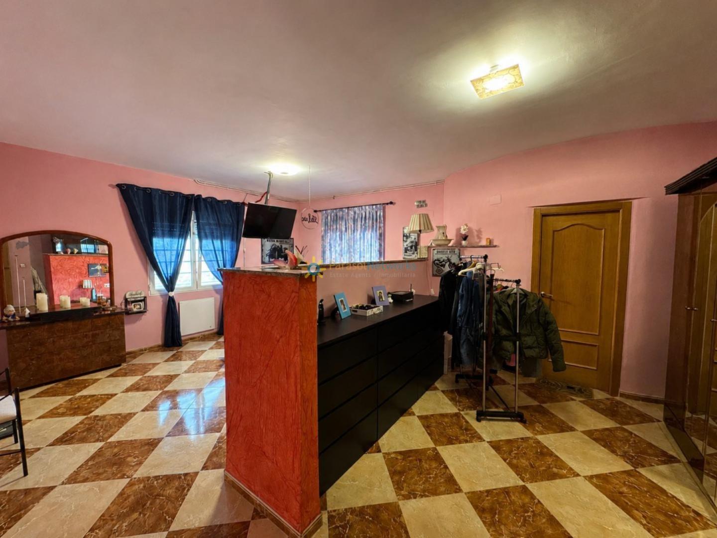 Villa for Sale in Benigánim