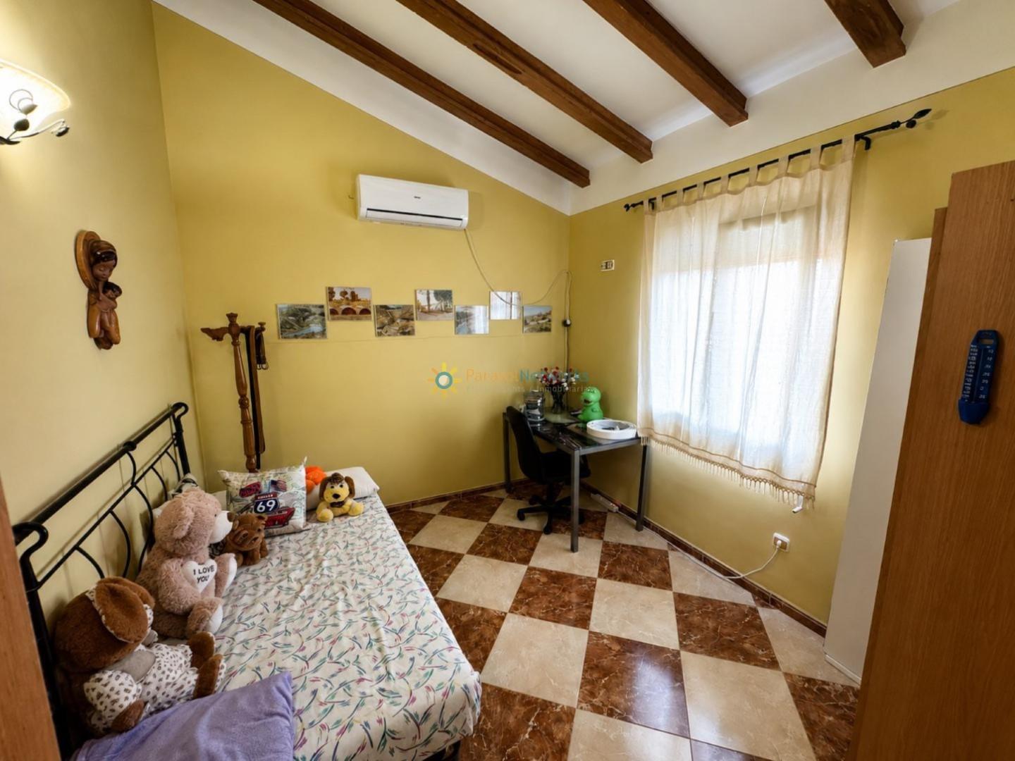 Villa for Sale in Benigánim