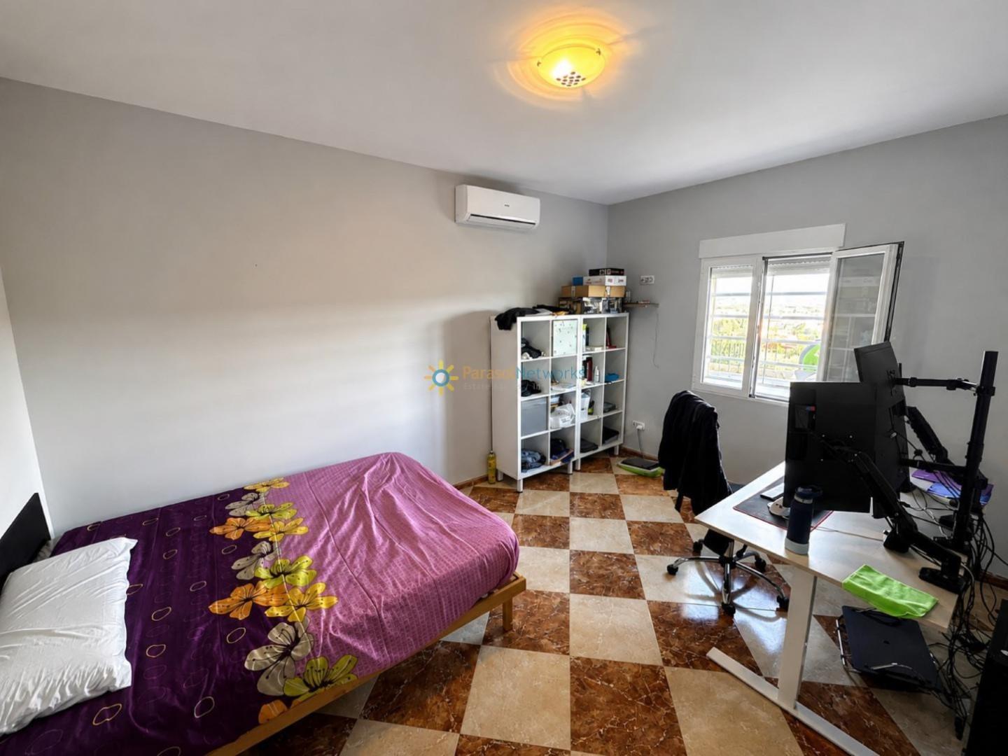 Villa for Sale in Benigánim