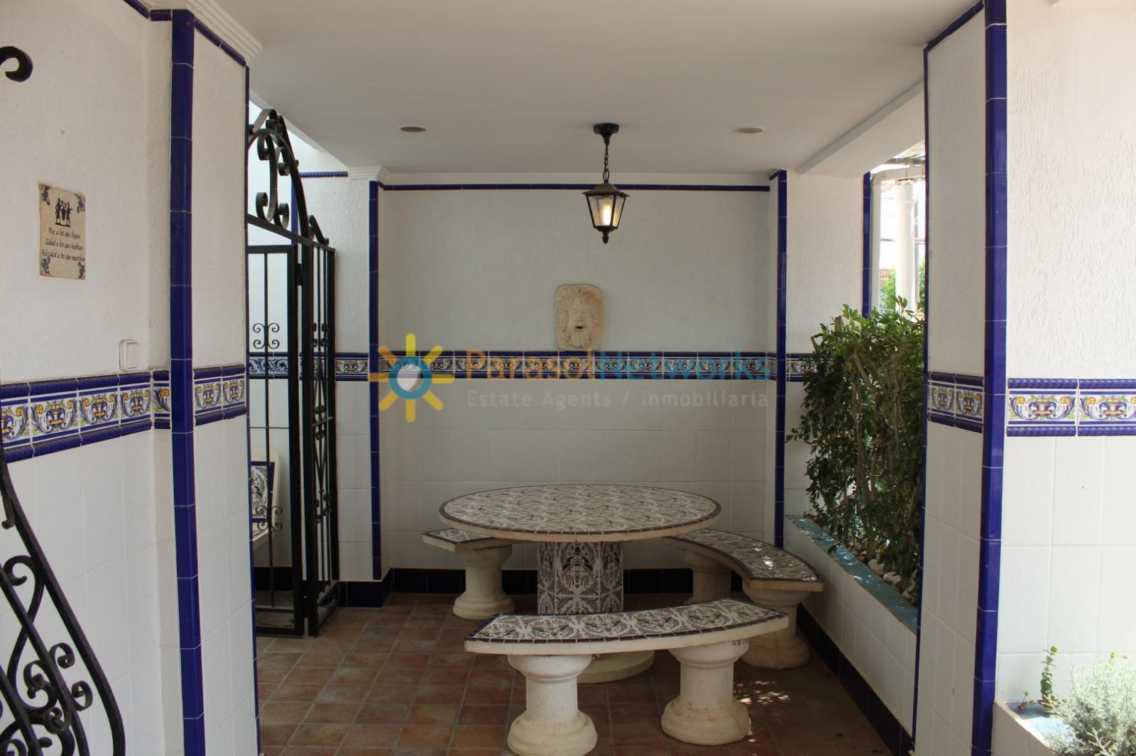 Chalet for Rent in Oliva