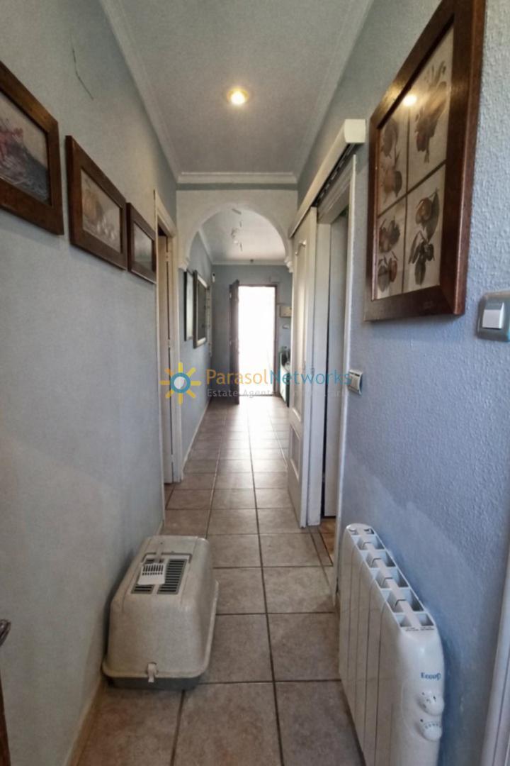 Villa for Sale in Oliva