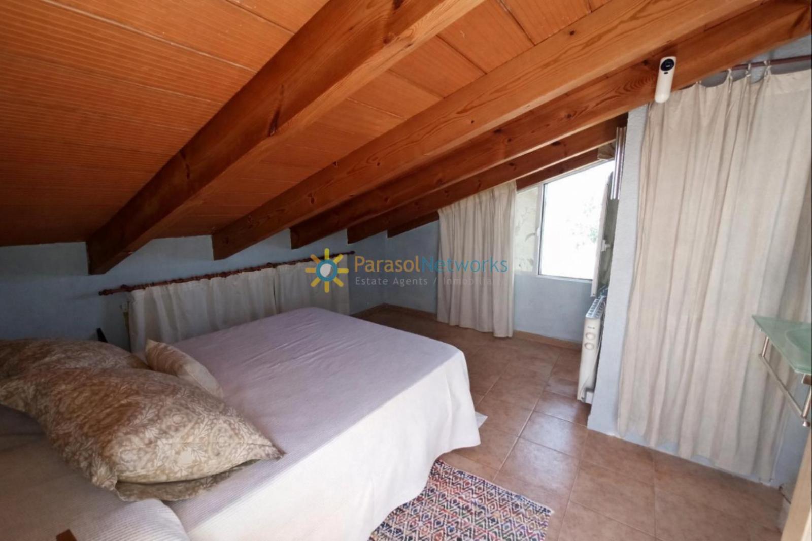 Villa for Sale in Oliva