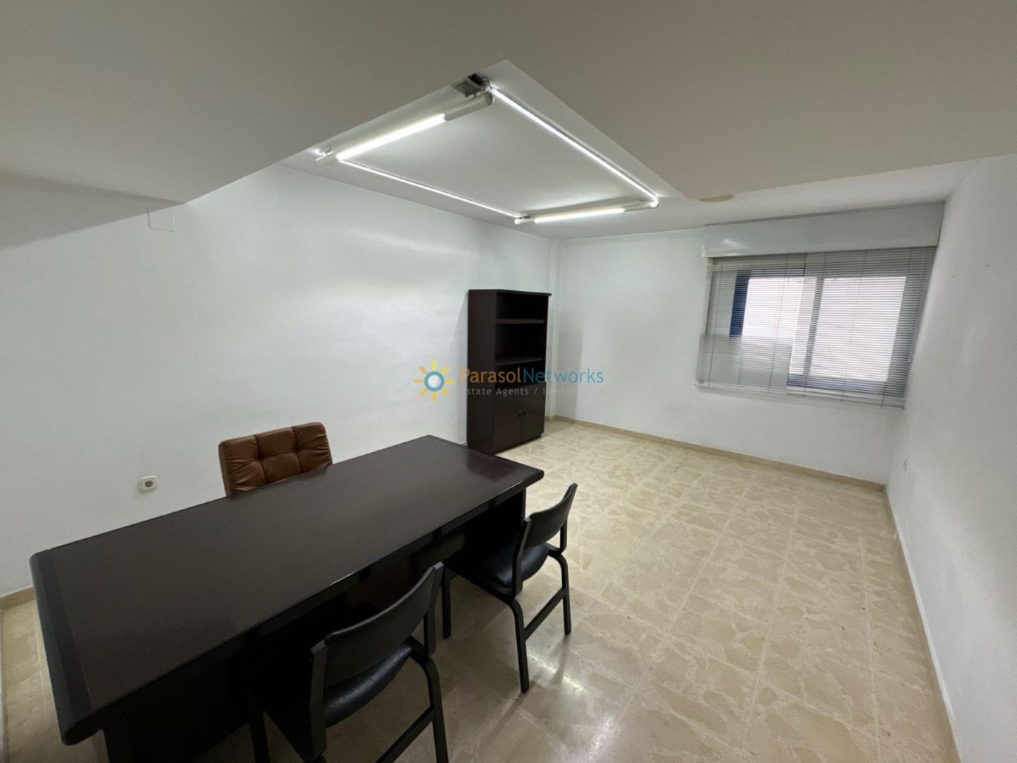 Oficina en Venta en Oliva