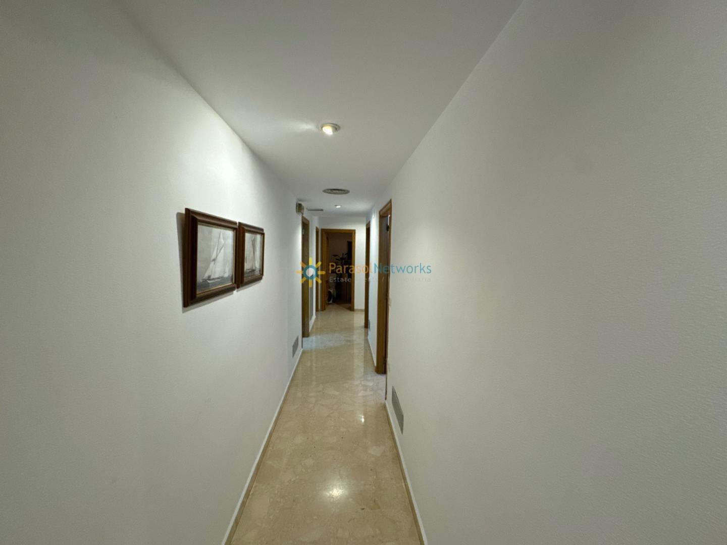 Oficina en Venta en Oliva