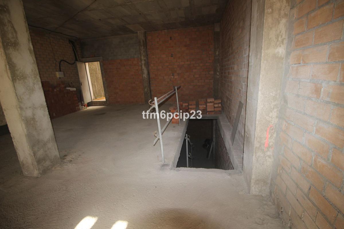 Premise for Sale in Estepona