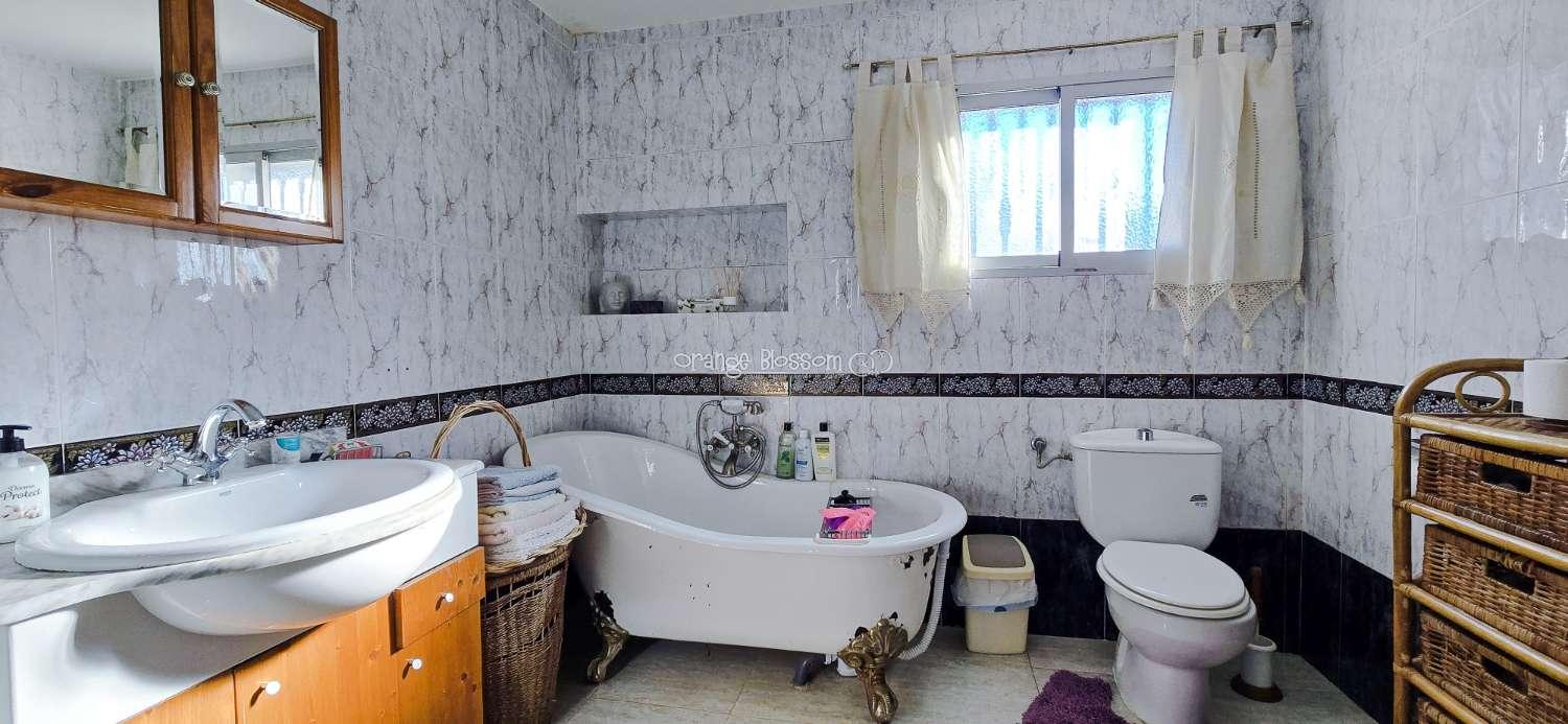 Villa for Sale in Villalonga