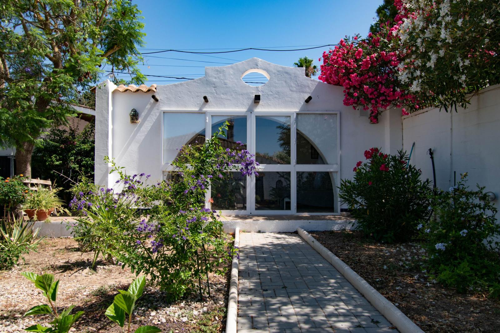 Villa for Sale in Chiclana de la Frontera
