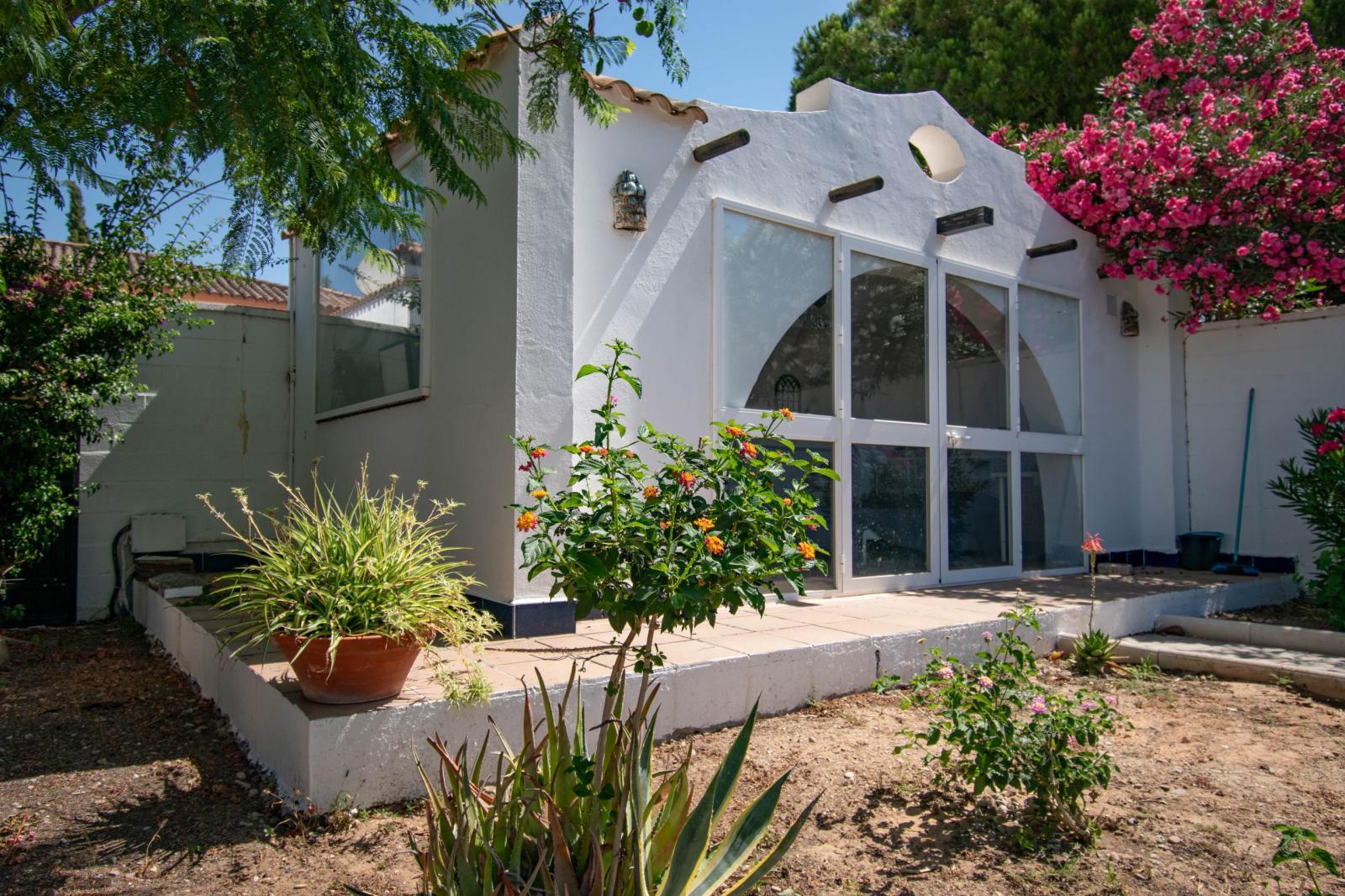 Villa for Sale in Chiclana de la Frontera