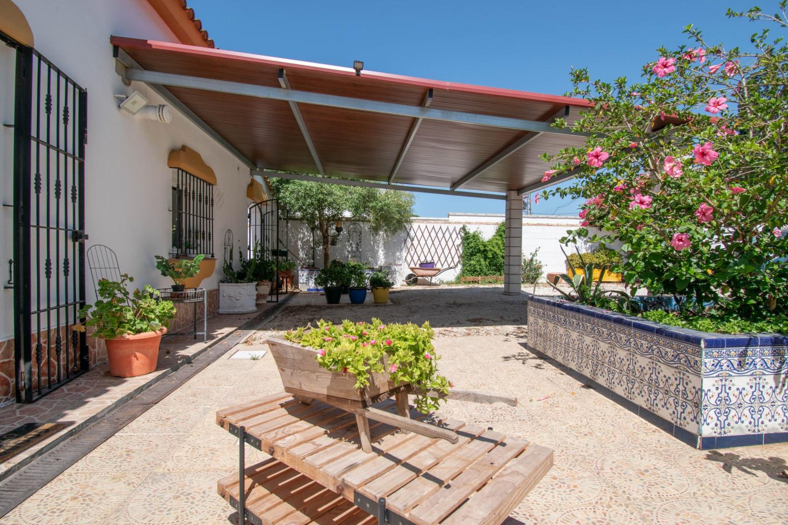 Villa for Sale in Chiclana de la Frontera