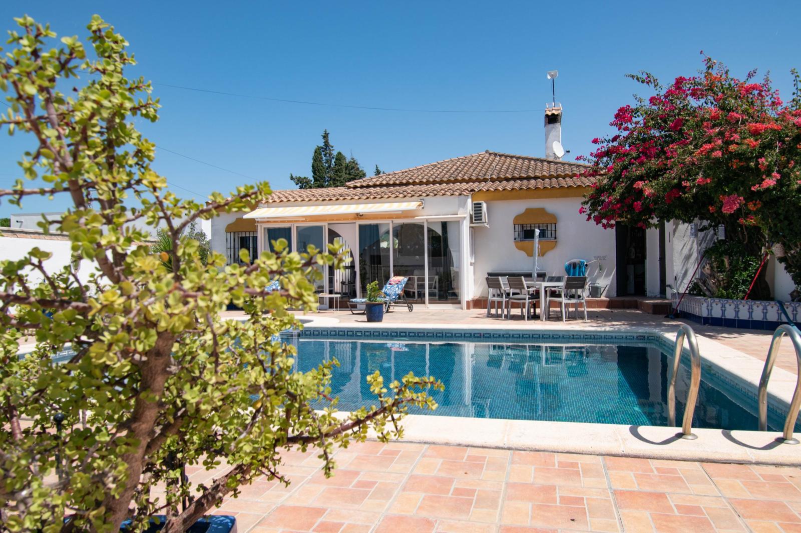 Villa for Sale in Chiclana de la Frontera