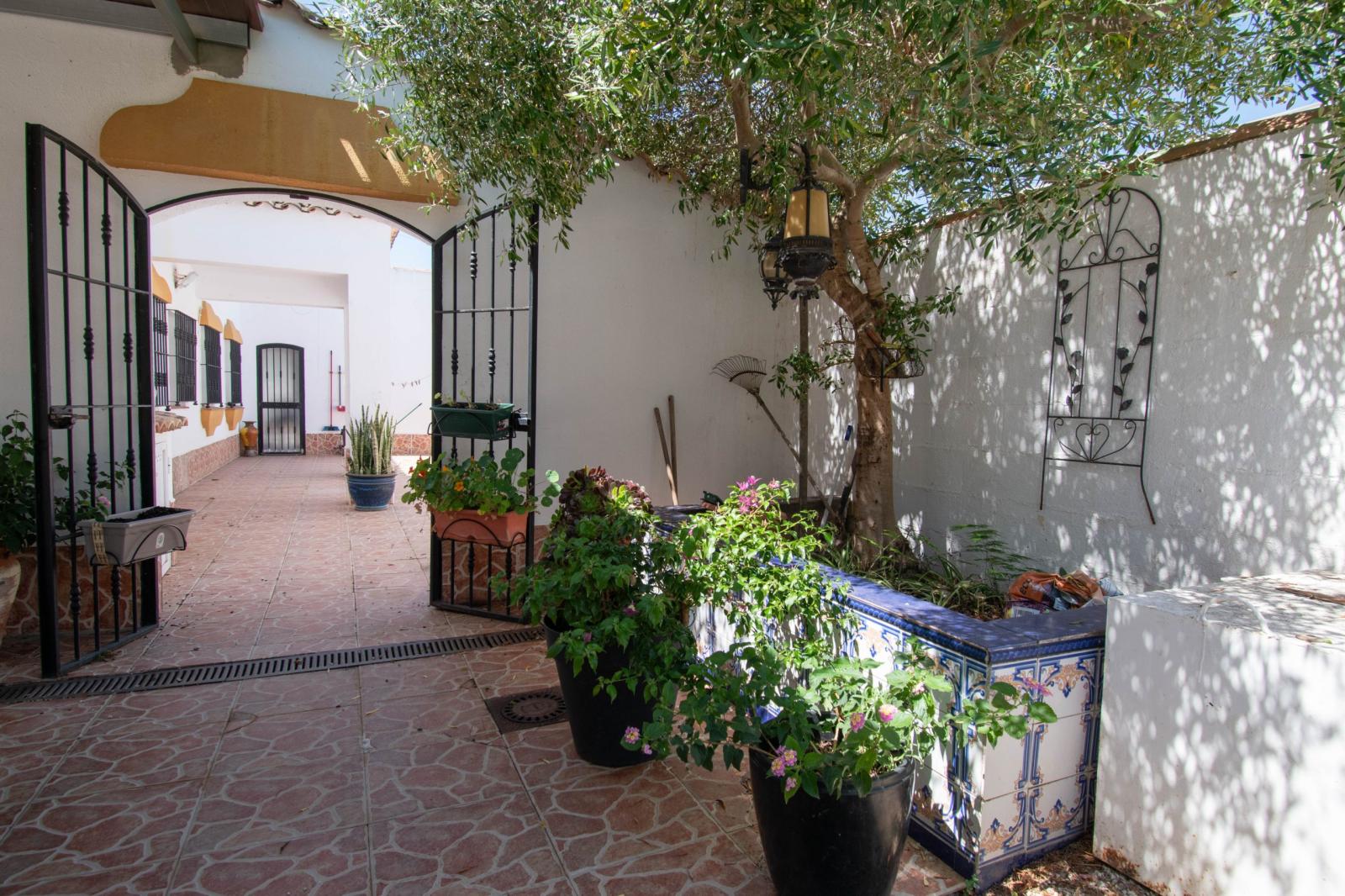 Villa for Sale in Chiclana de la Frontera