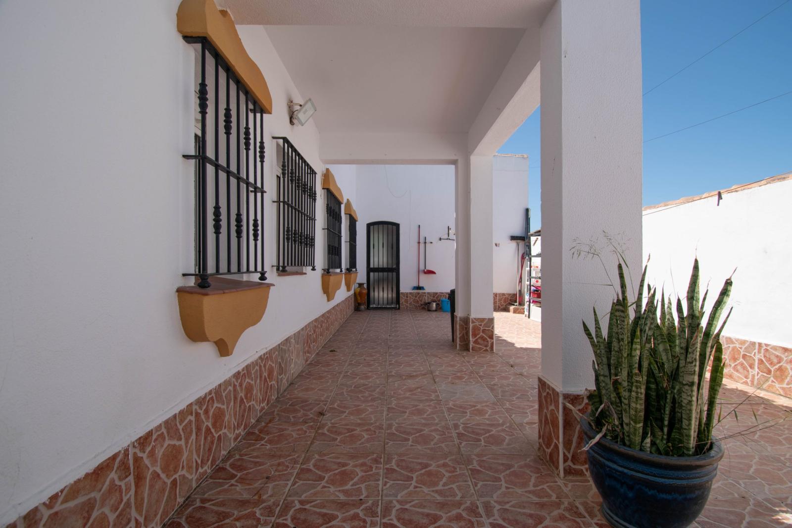 Villa for Sale in Chiclana de la Frontera