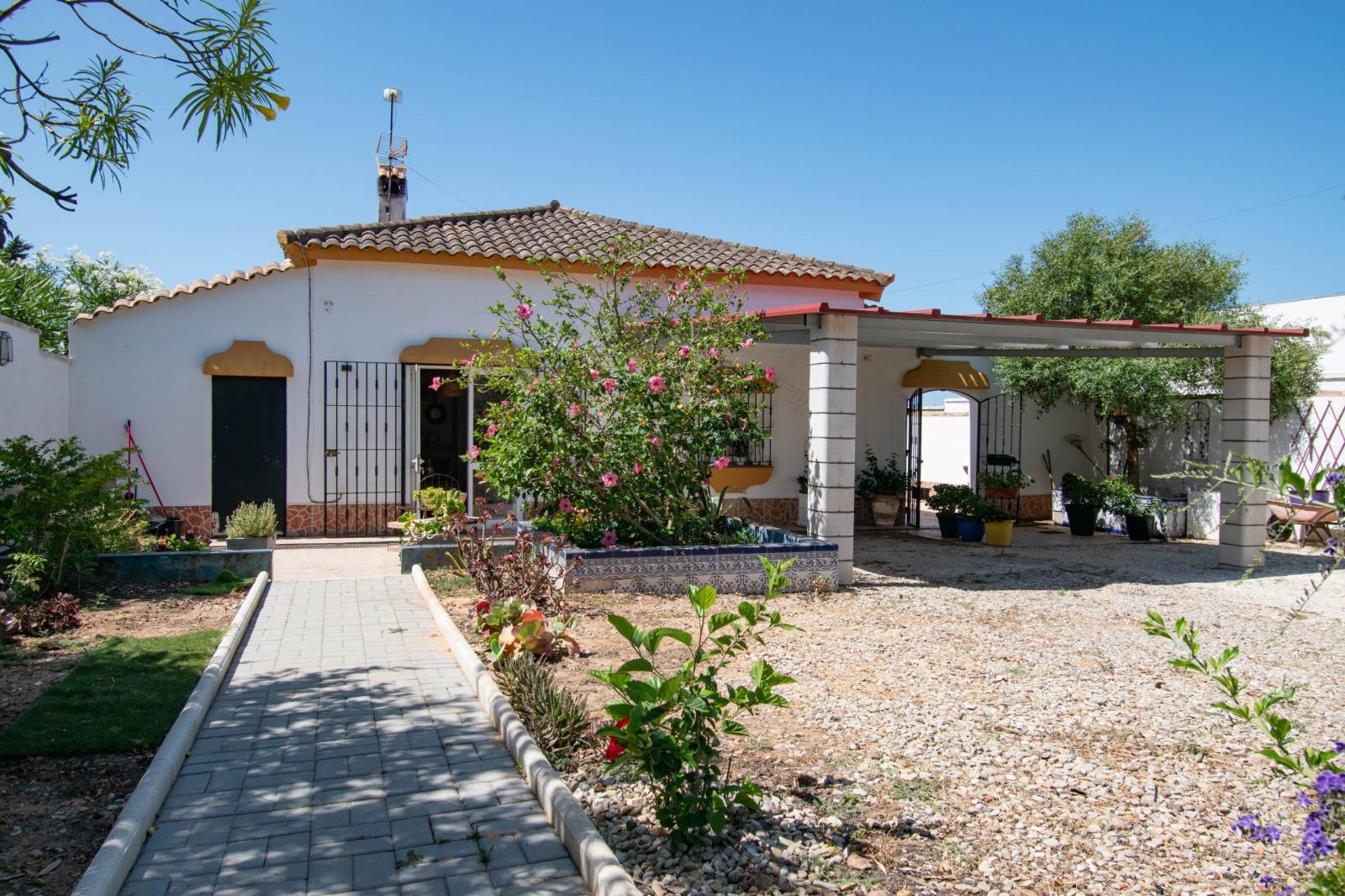 Villa for Sale in Chiclana de la Frontera