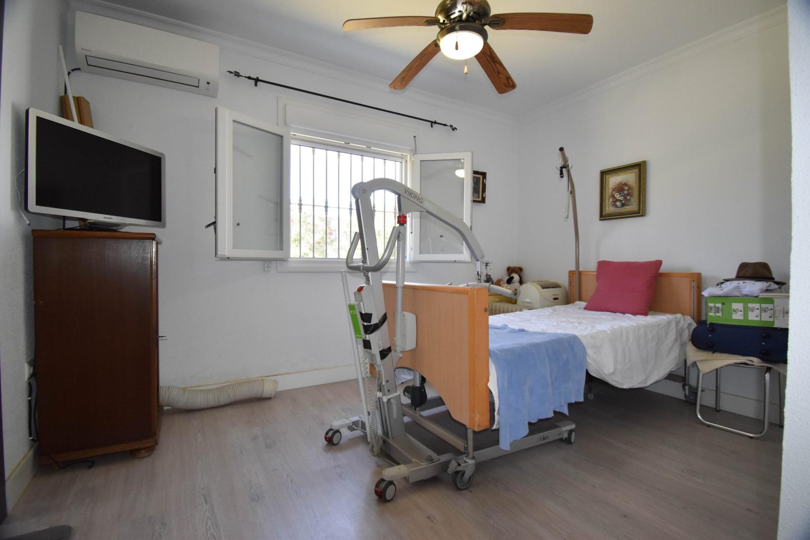 Villa for Sale in Chiclana de la Frontera