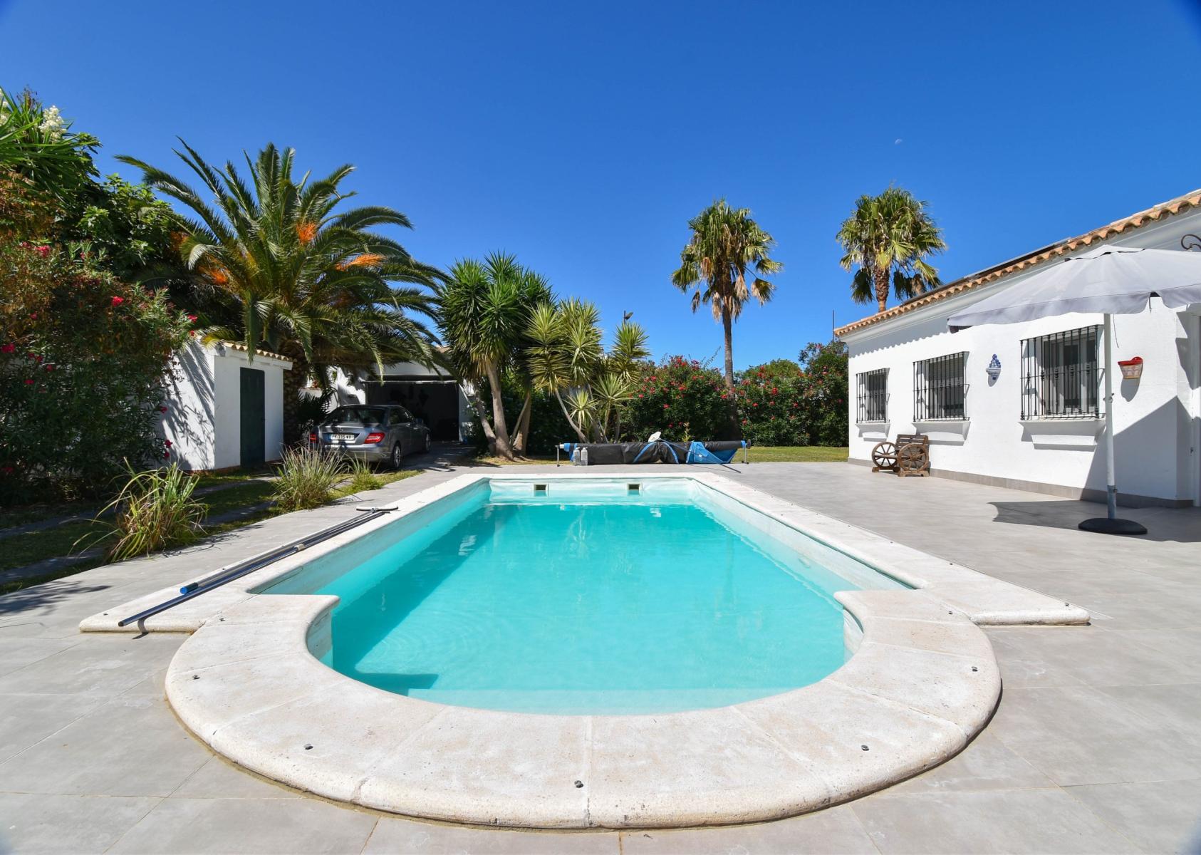 Villa for Sale in Chiclana de la Frontera