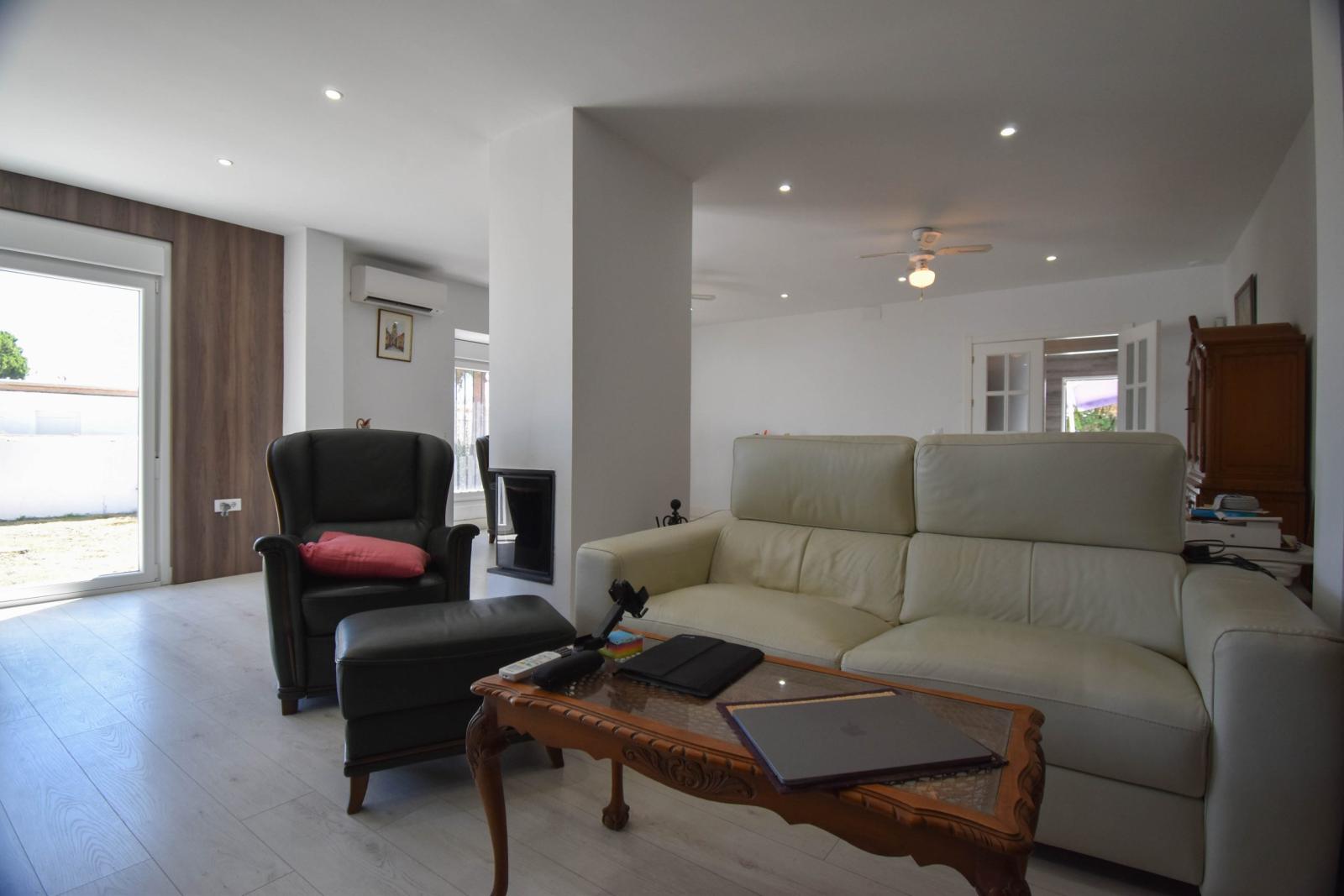 Villa for Sale in Chiclana de la Frontera