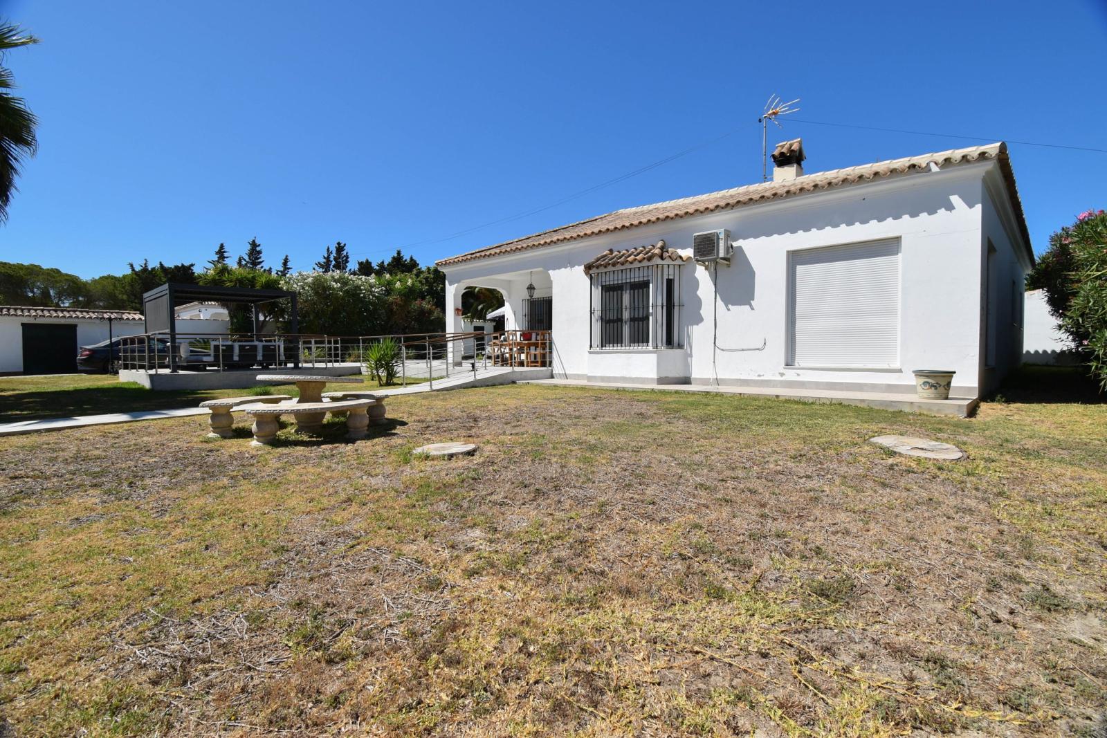 Villa for Sale in Chiclana de la Frontera