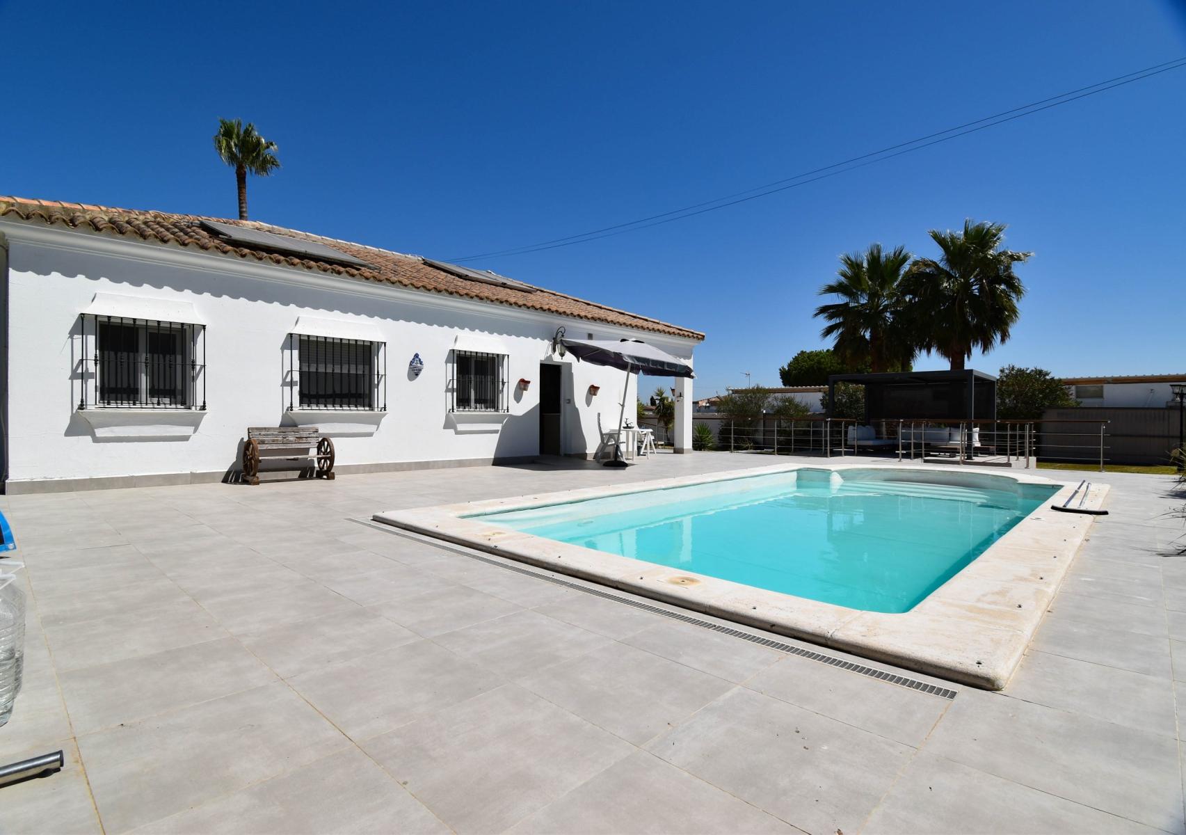 Villa for Sale in Chiclana de la Frontera
