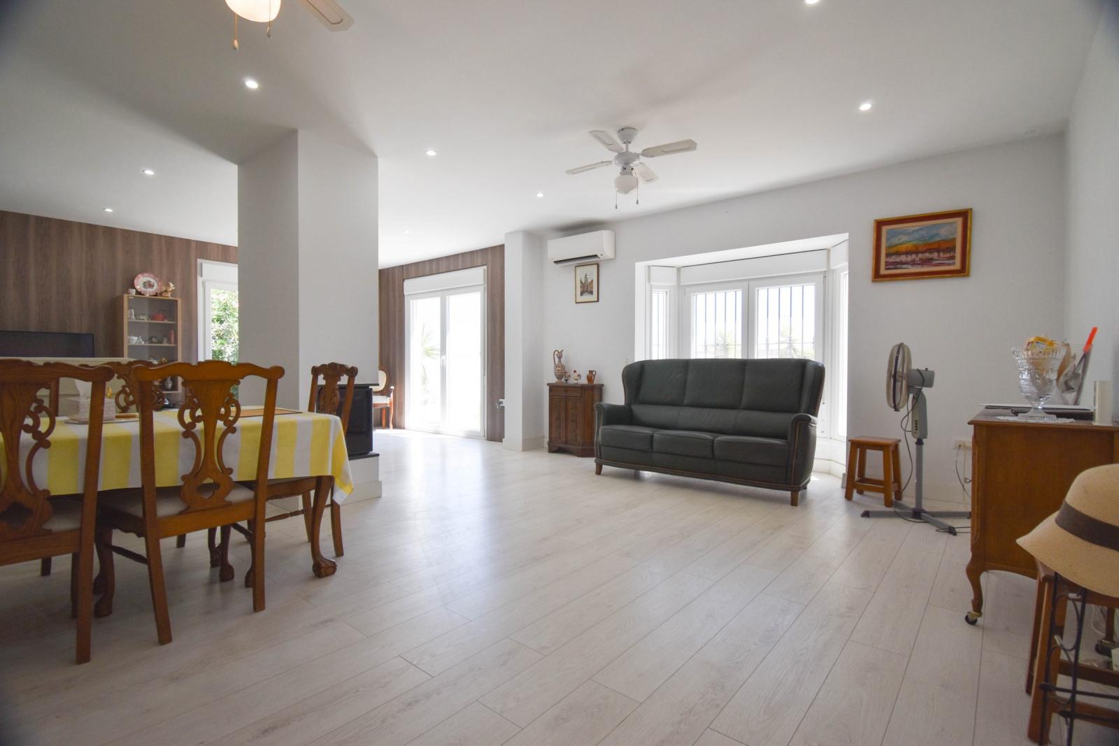 Villa for Sale in Chiclana de la Frontera