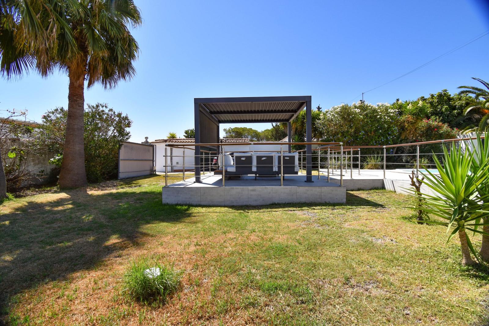Villa for Sale in Chiclana de la Frontera