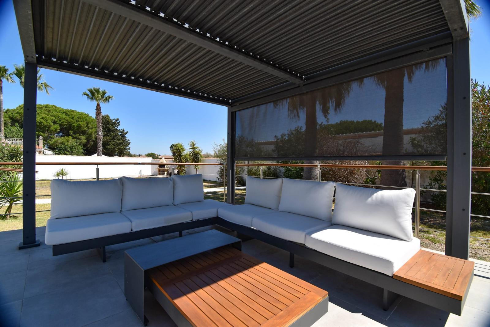 Villa for Sale in Chiclana de la Frontera