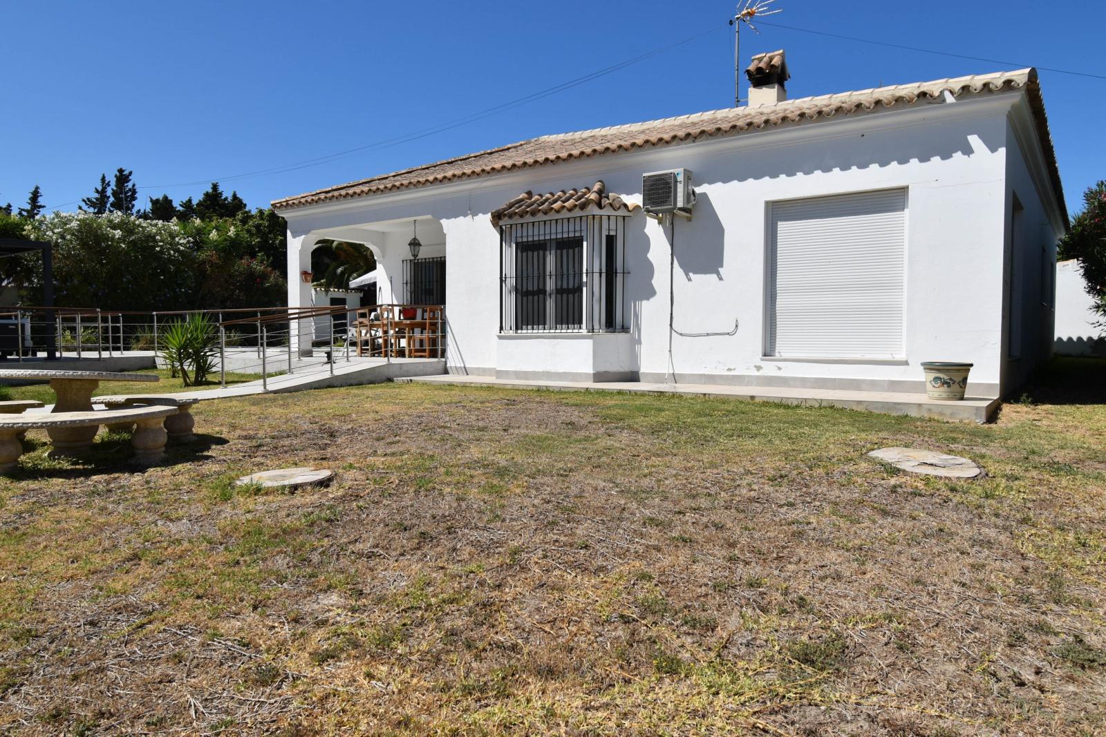 Villa for Sale in Chiclana de la Frontera
