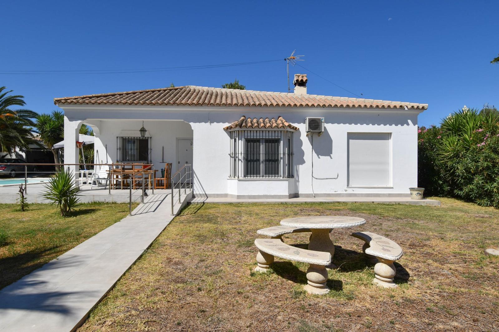 Villa for Sale in Chiclana de la Frontera