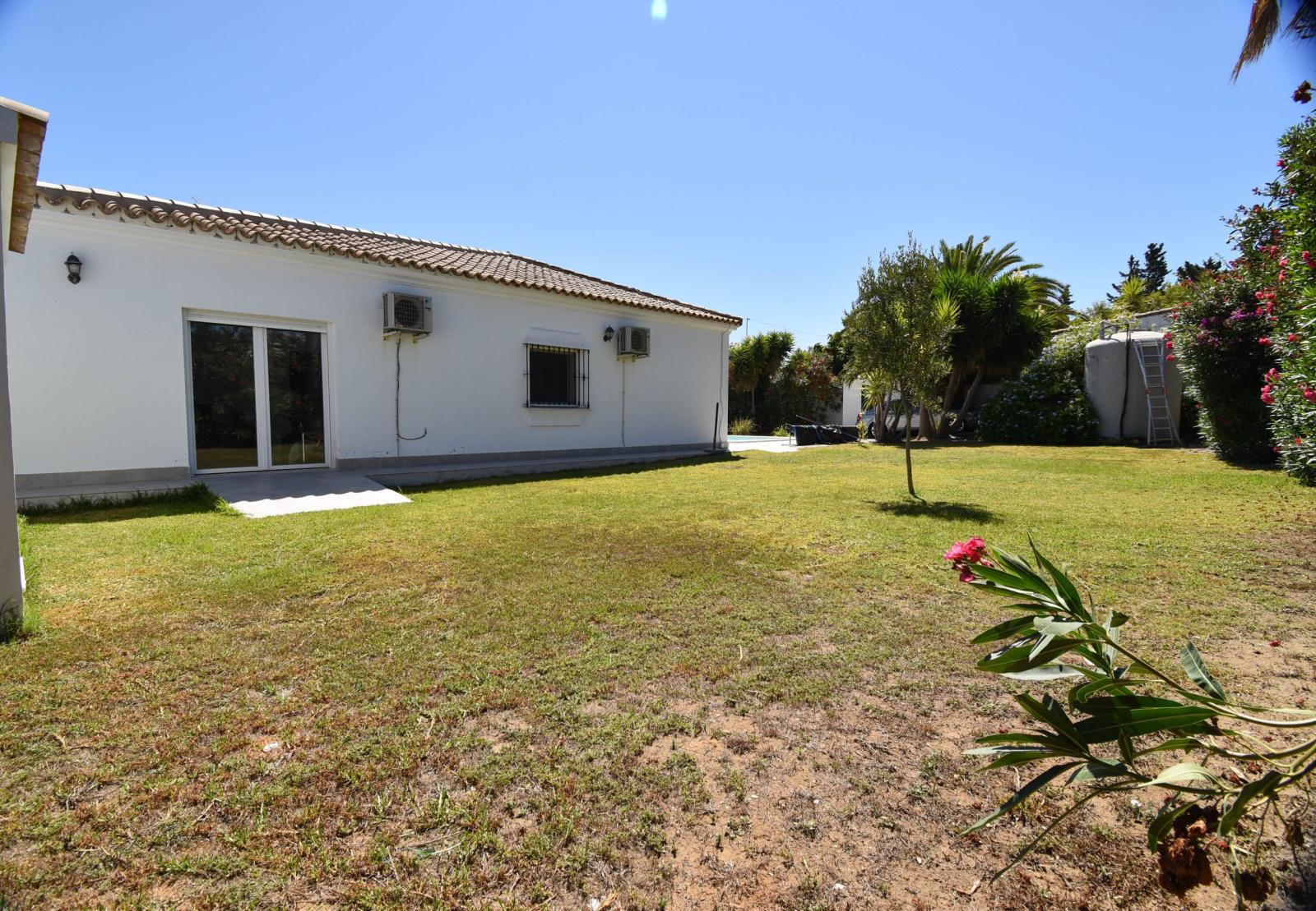 Villa for Sale in Chiclana de la Frontera