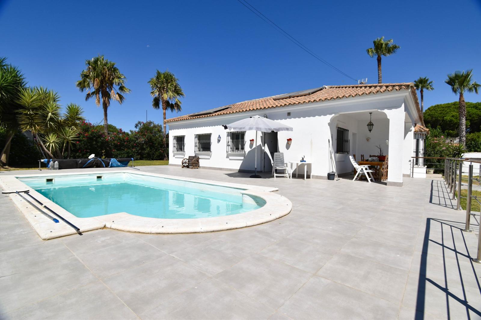 Villa for Sale in Chiclana de la Frontera
