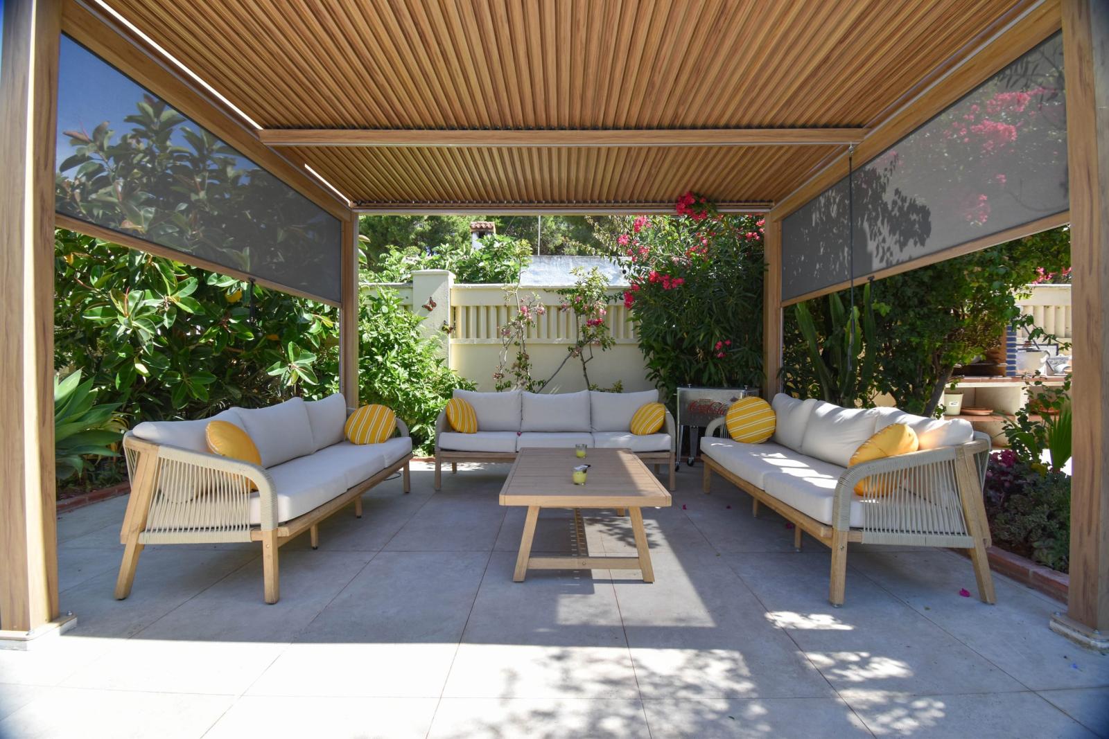 Villa for Sale in Chiclana de la Frontera