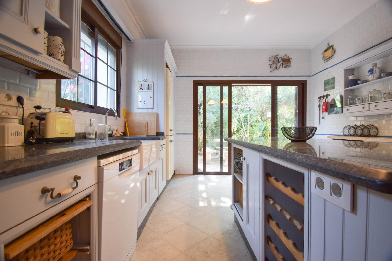 Villa for Sale in Chiclana de la Frontera