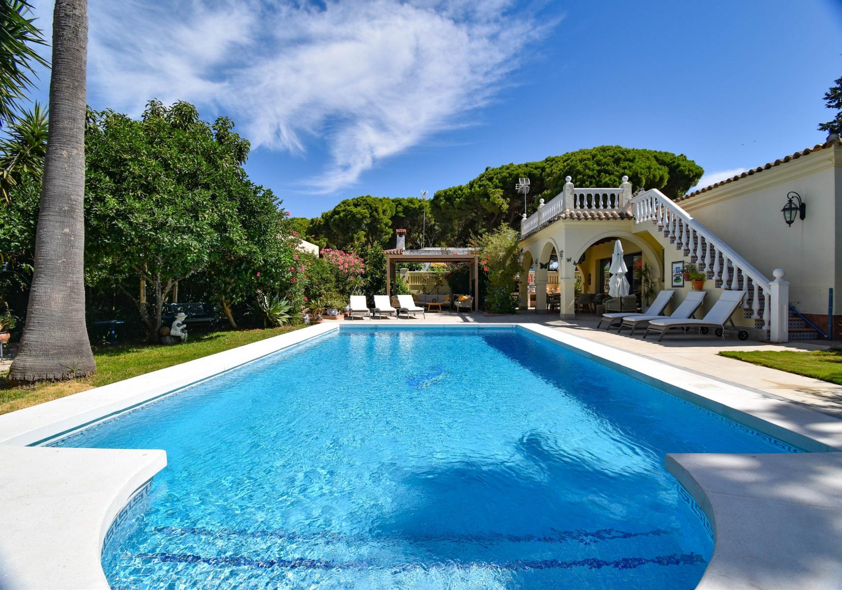 Villa for Sale in Chiclana de la Frontera