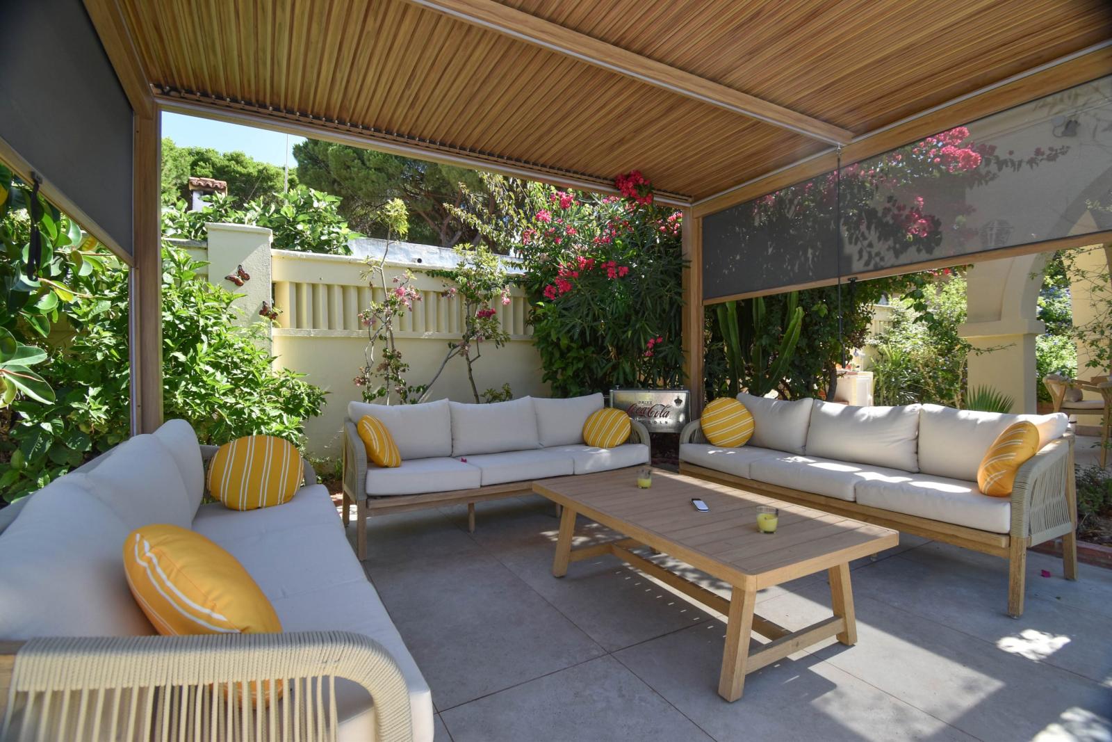 Villa for Sale in Chiclana de la Frontera