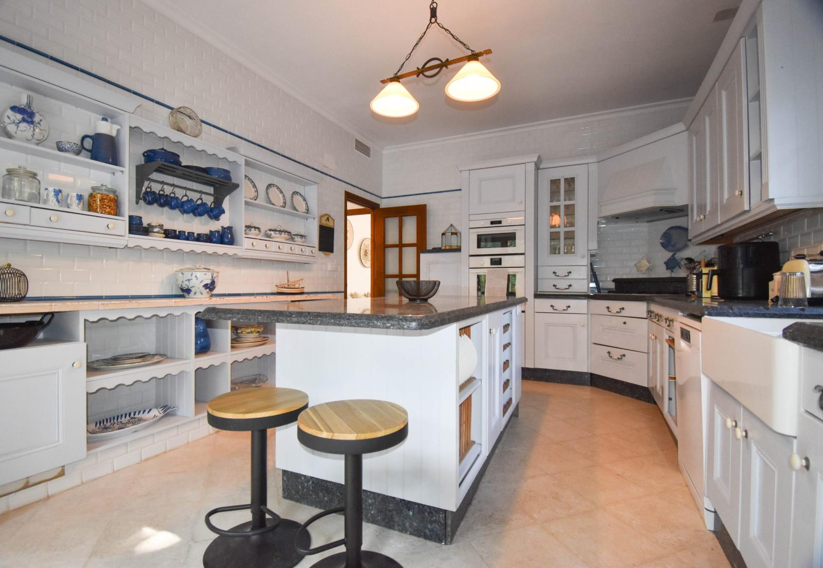 Villa for Sale in Chiclana de la Frontera