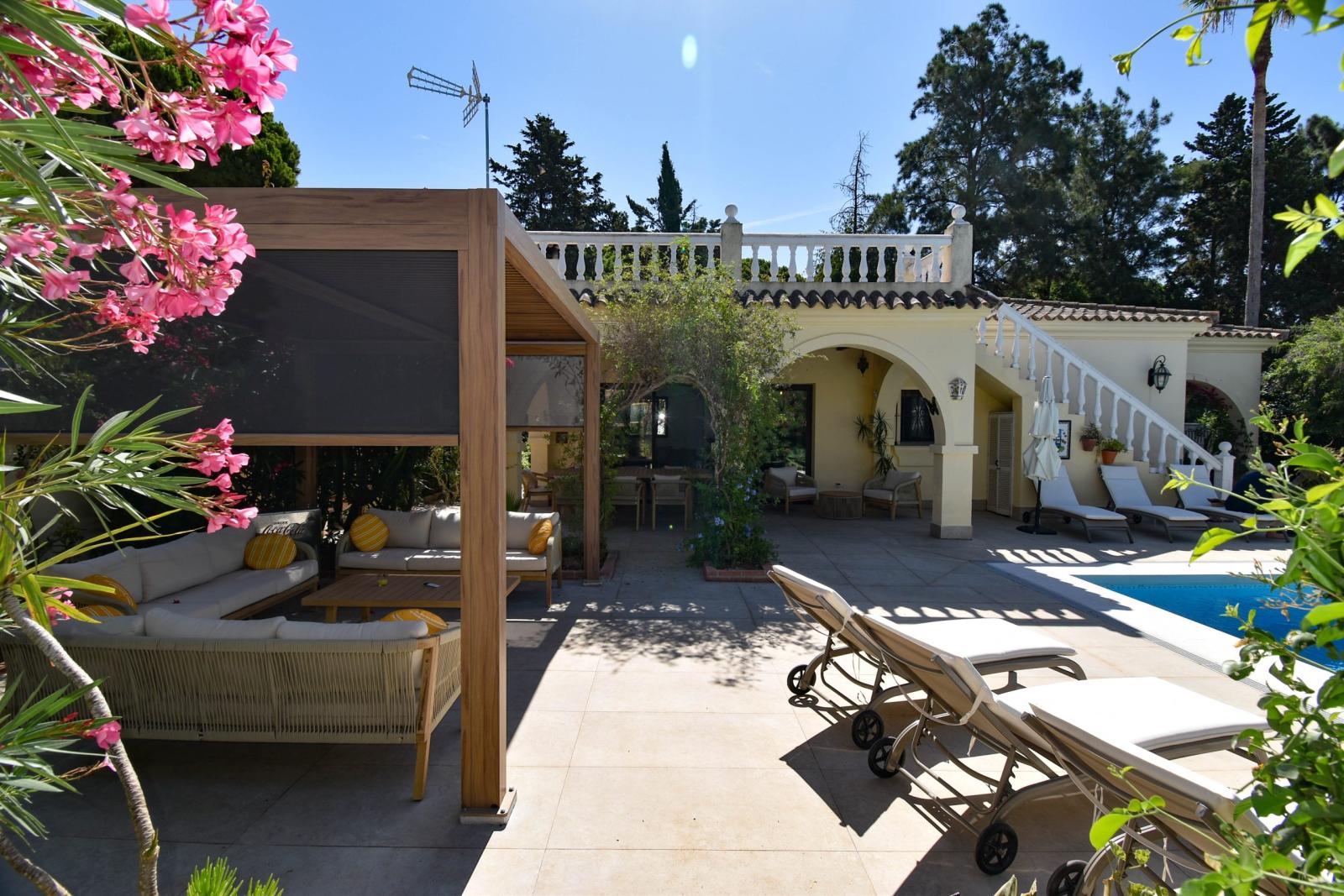 Villa for Sale in Chiclana de la Frontera