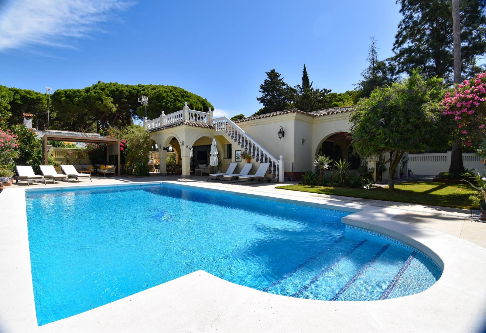 Villa for Sale in Chiclana de la Frontera