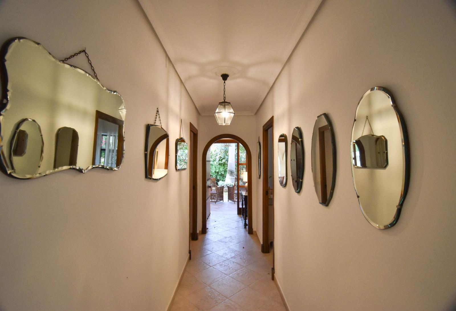 Villa for Sale in Chiclana de la Frontera