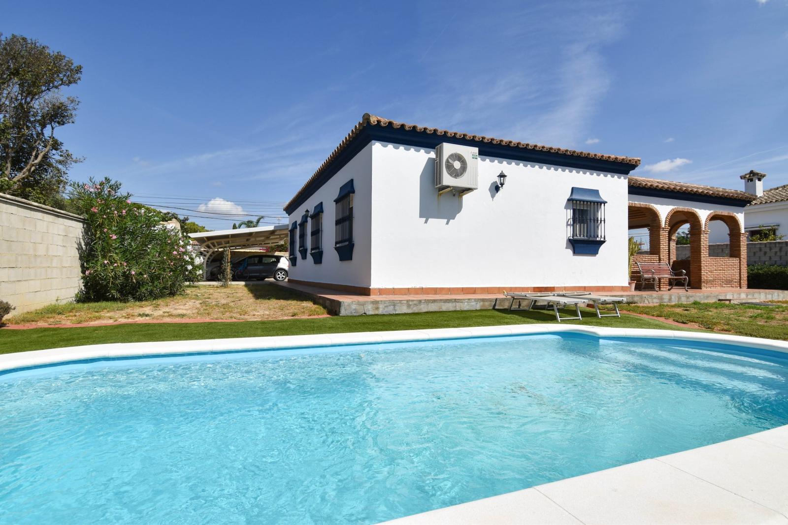 Villa for Sale in Chiclana de la Frontera