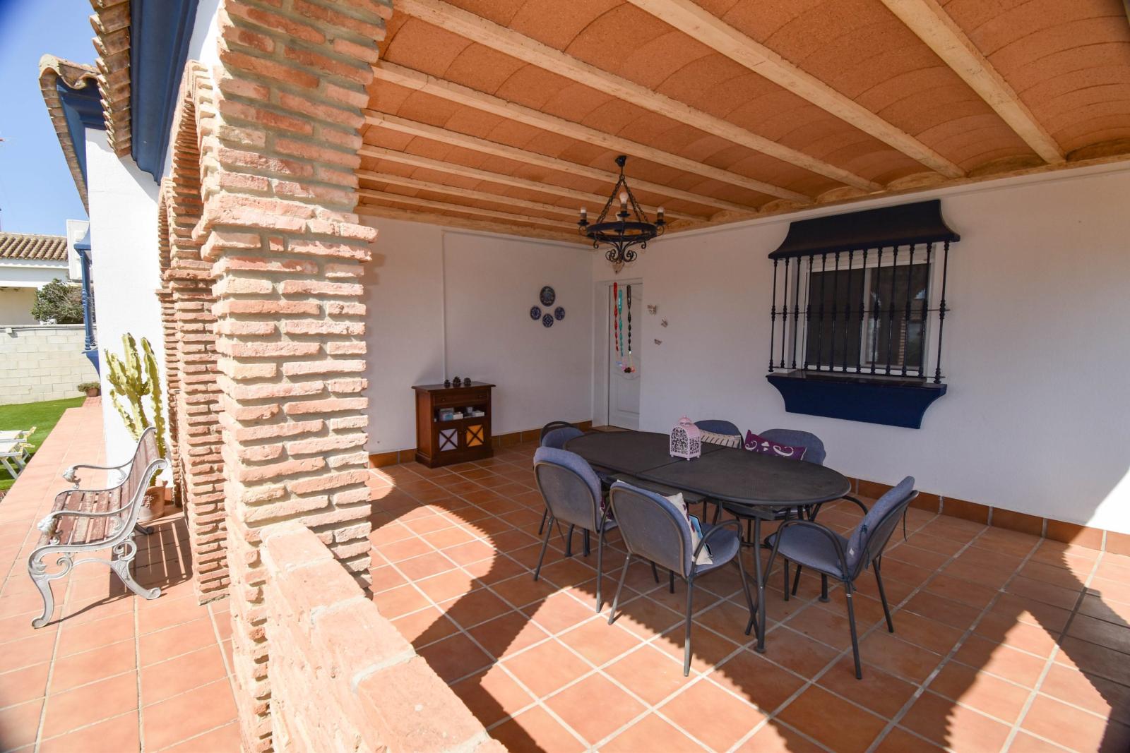 Villa for Sale in Chiclana de la Frontera