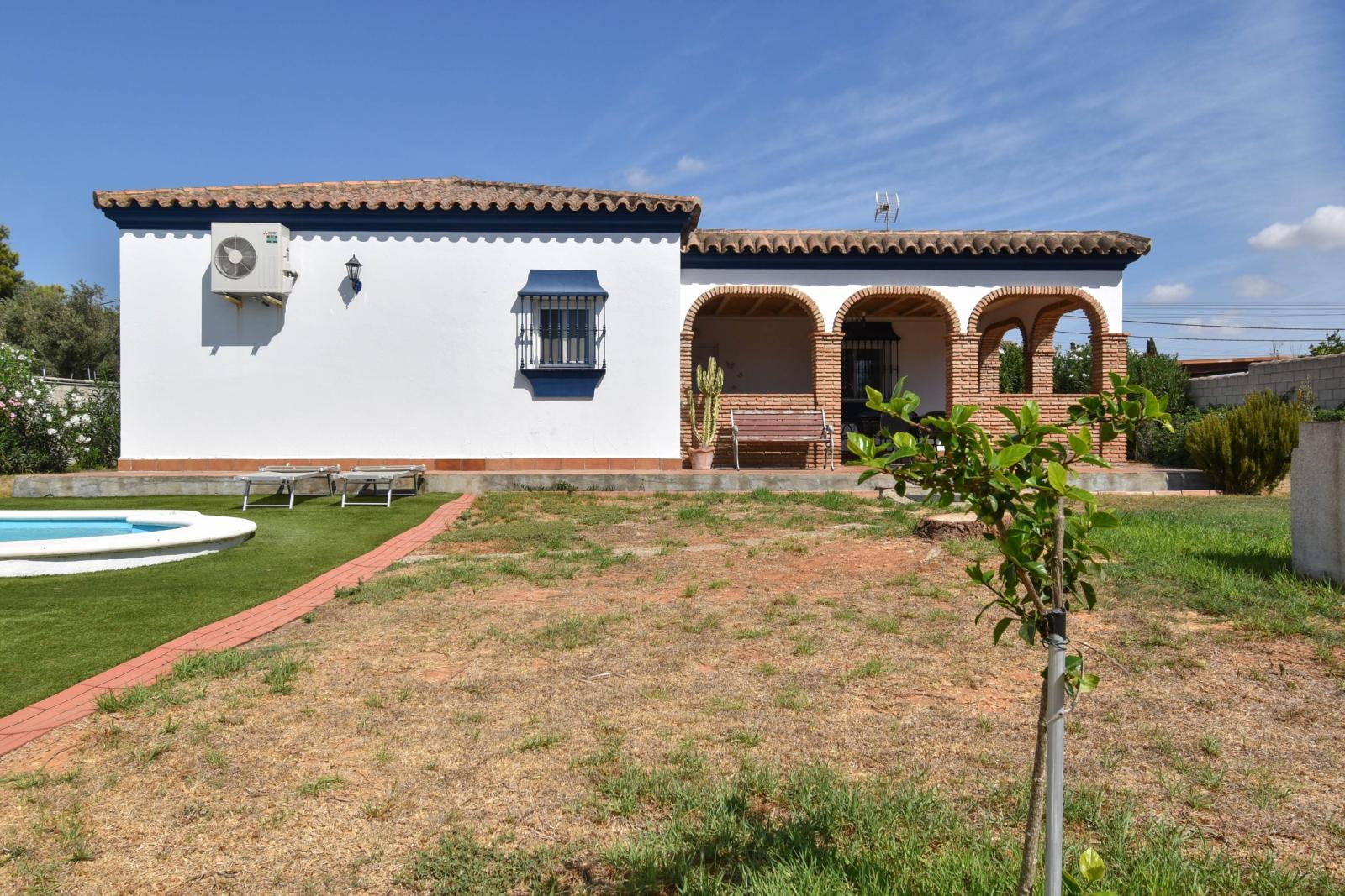 Villa for Sale in Chiclana de la Frontera