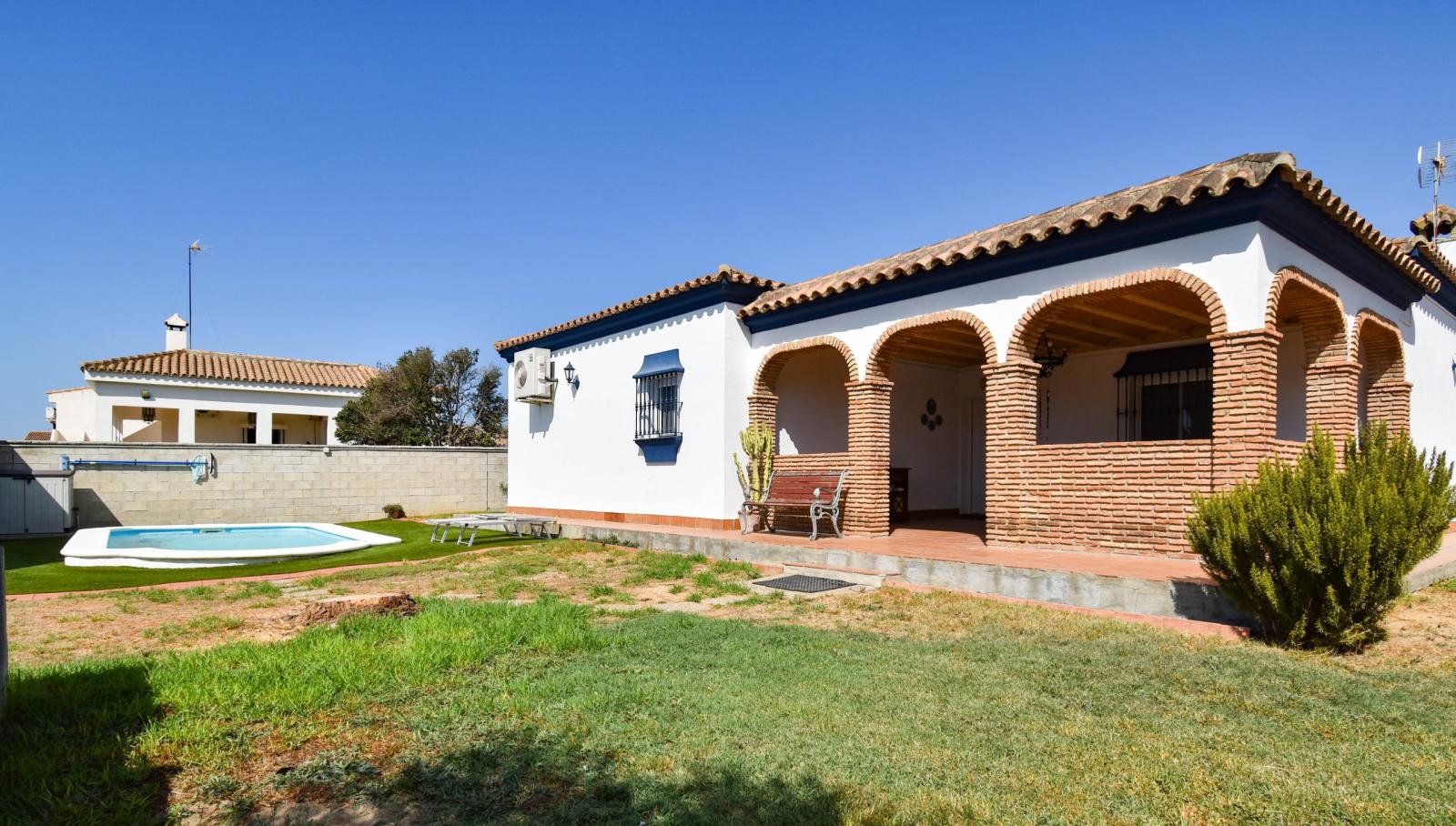 Villa for Sale in Chiclana de la Frontera